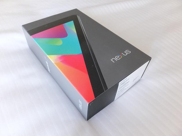 Открытие упаковки с планшетом Google Nexus 7